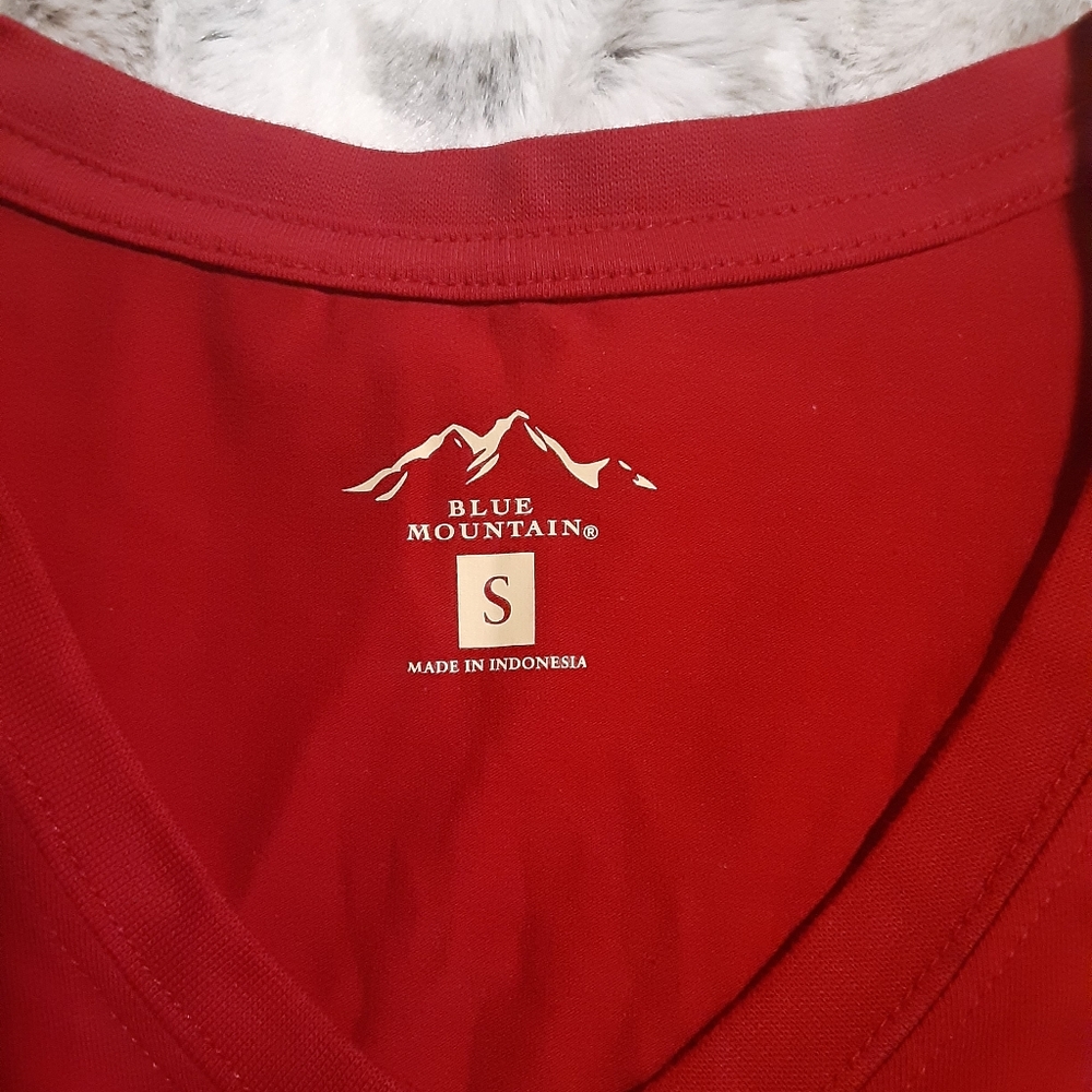 Nwot red shirt - Picture 2 of 2